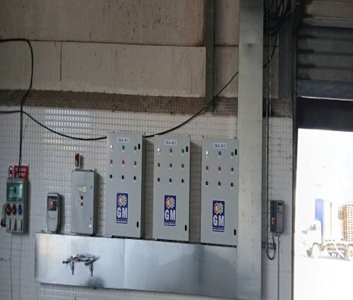 Armoires de commande d'une chambre froide de 5 000 m³